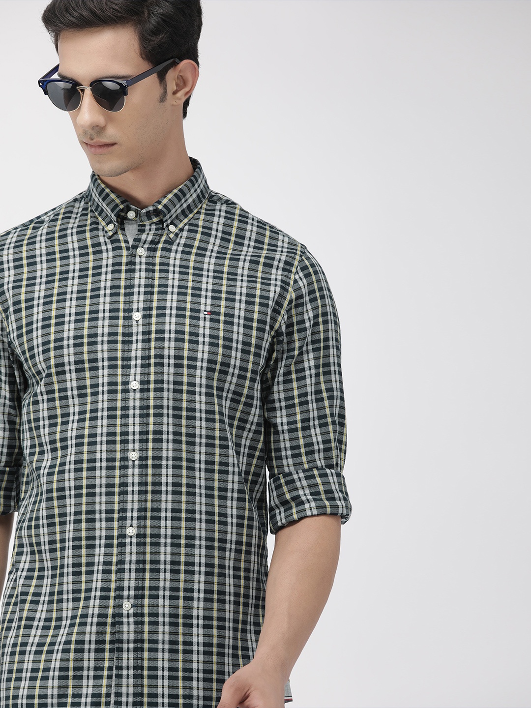 

Tommy Hilfiger Men Navy Blue & Grey Regular Fit Checked Casual Shirt