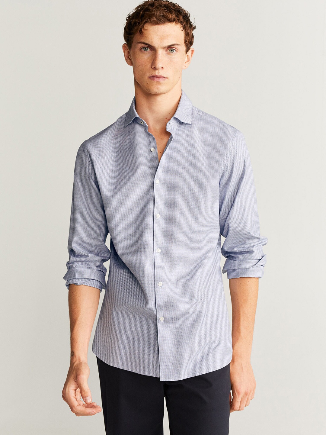 

MANGO MAN Men Navy Blue & White Slim Fit Printed Casual Shirt