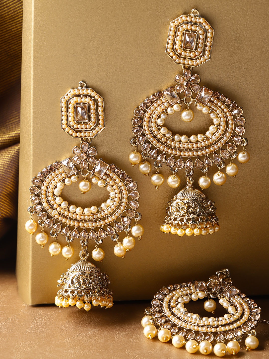 

Priyaasi Cream-Coloured Gold-Plated Stone Studded & Beaded Handcrafted Jewellery Set