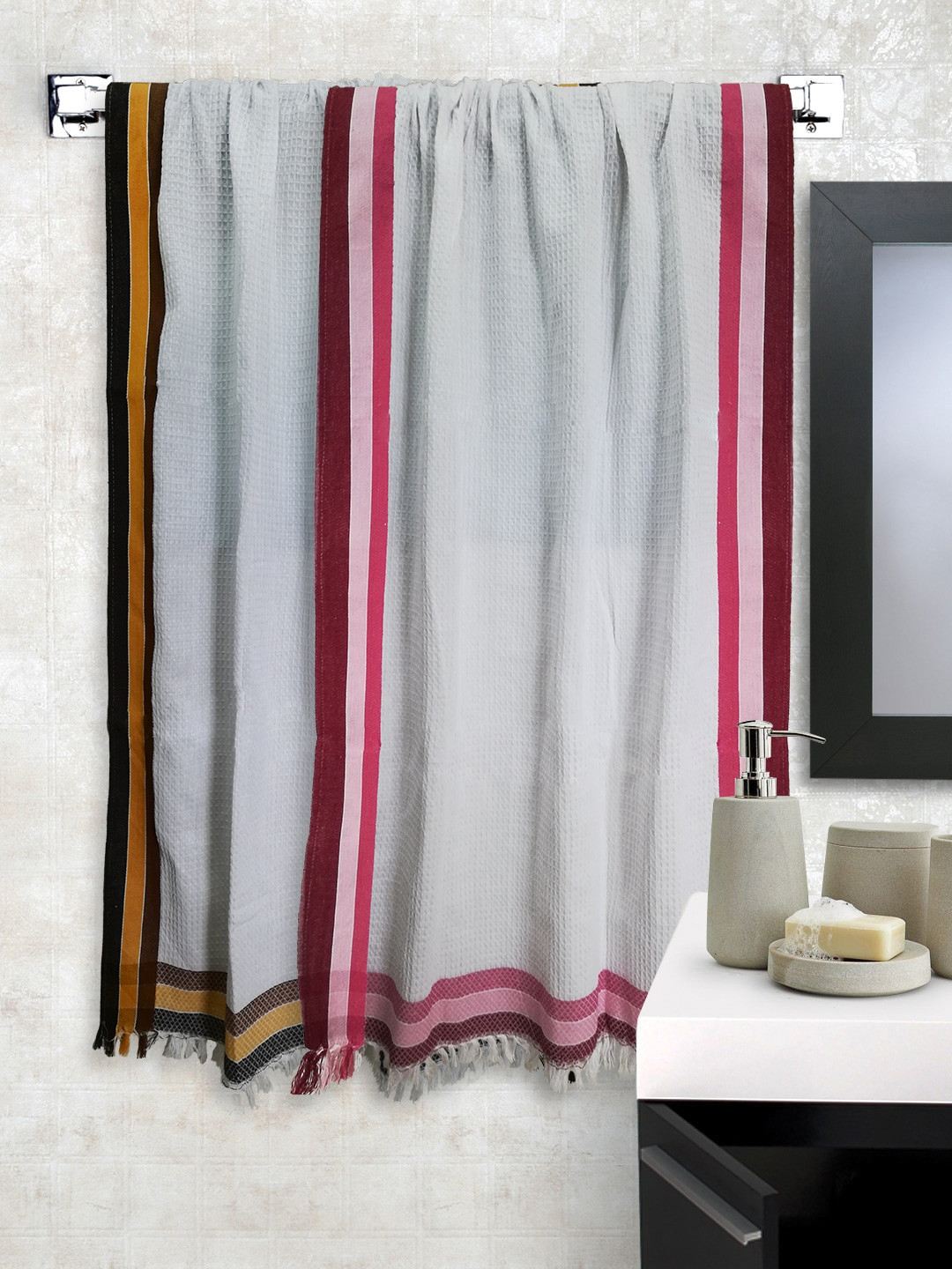 

Athom Trendz Set of 2 Grey Solid Pure Cotton 210 GSM Premium Bath Towel