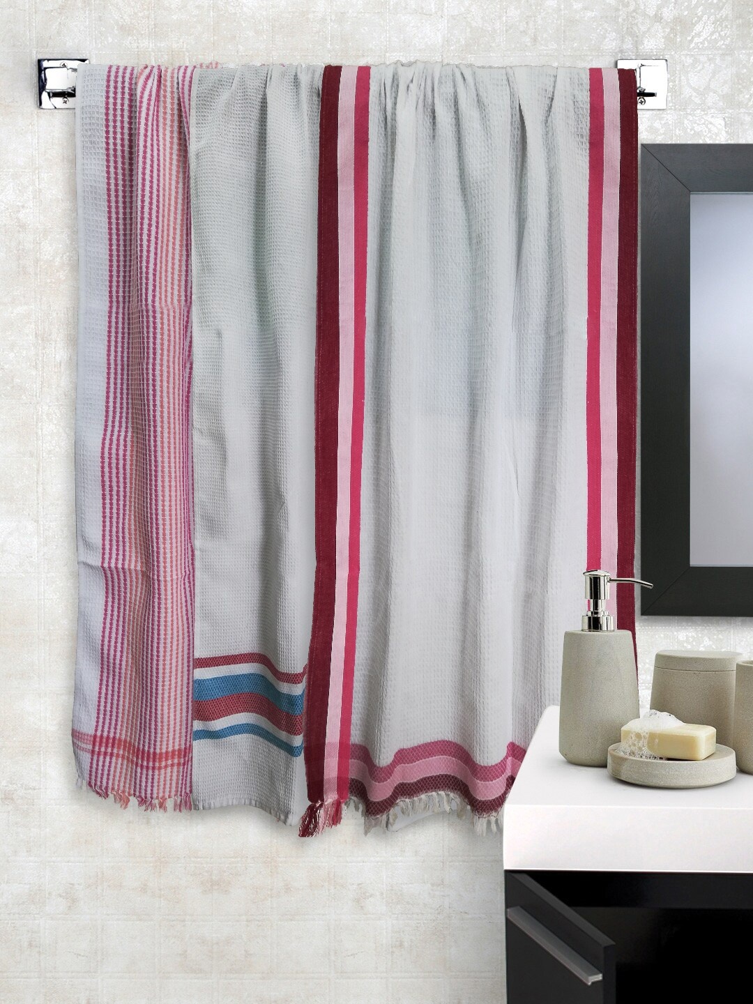 

Athom Trendz Set of 3 White & Maroon Striped 210 GSM Cotton Bath Towels