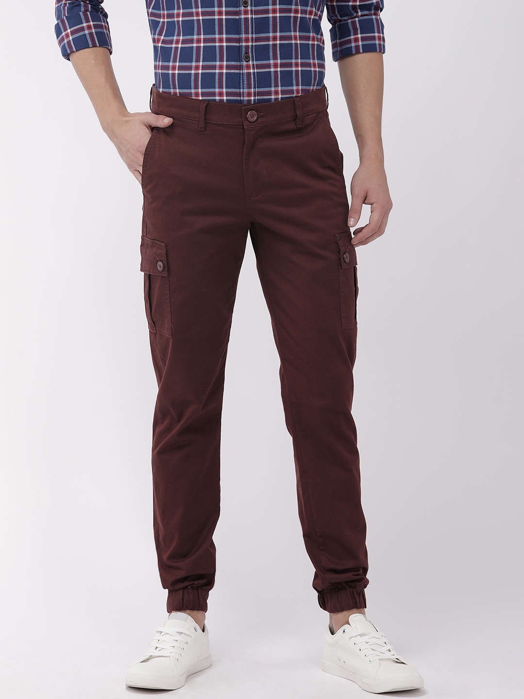 

The Indian Garage Co Men Slim Fit Solid Cargos Joggers, Burgundy