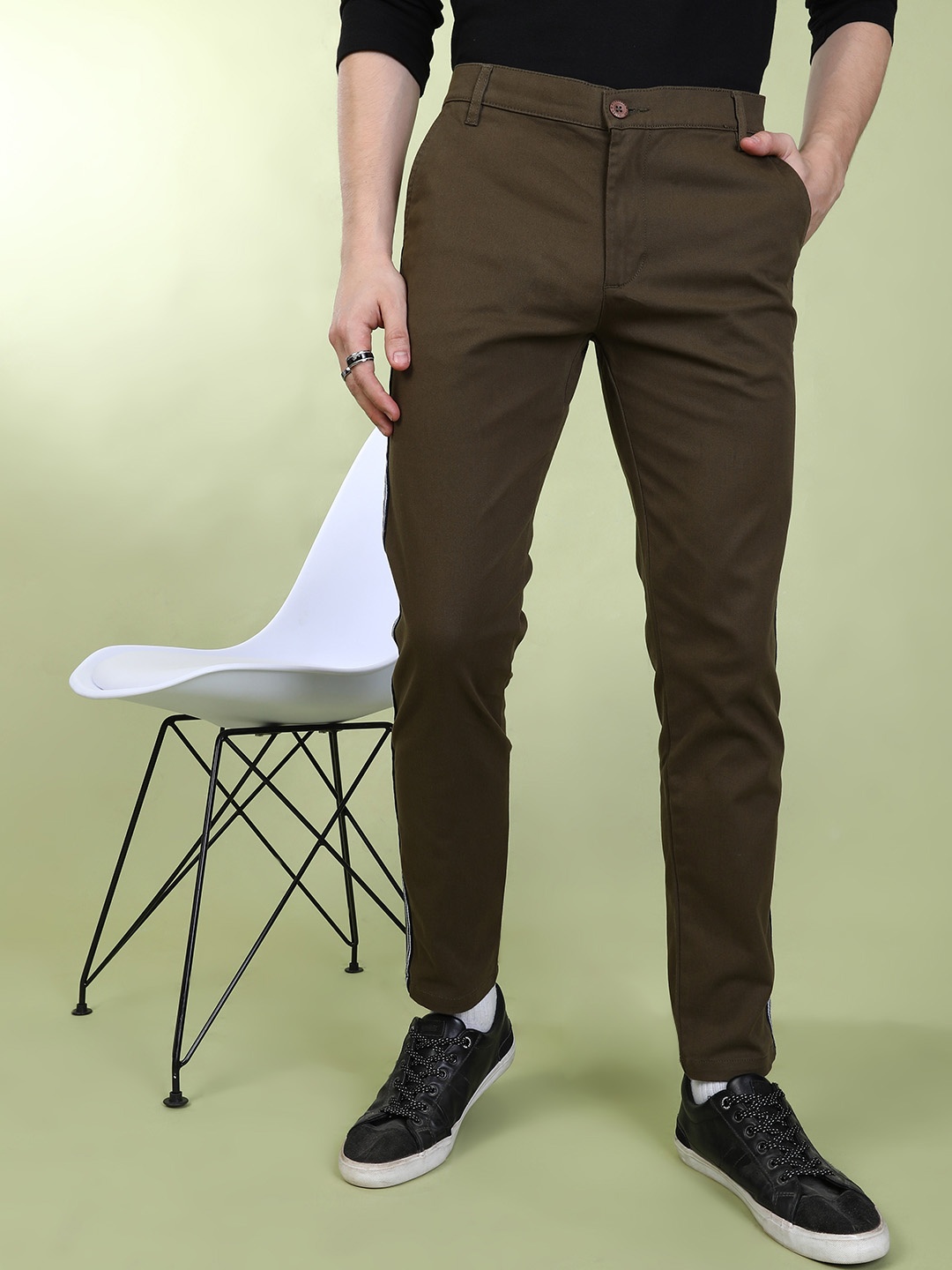 

The Indian Garage Co Men Olive Green Slim Fit Solid Chinos With Side Taping