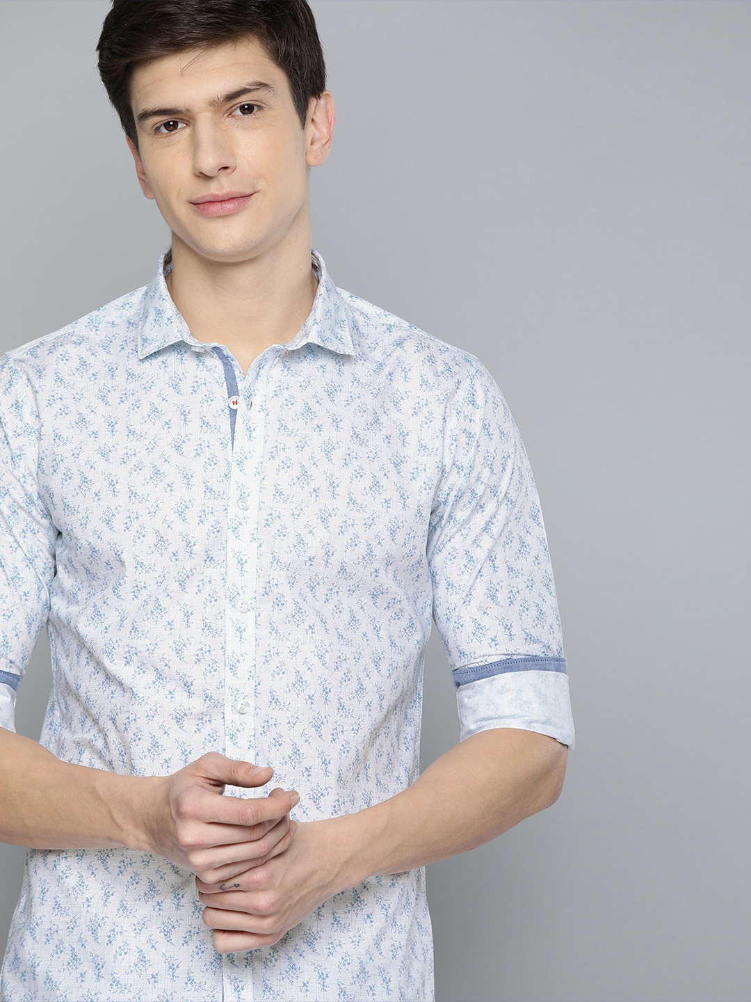 

Mast & Harbour Men Blue & White Regular Fit Printed Casual Shirt