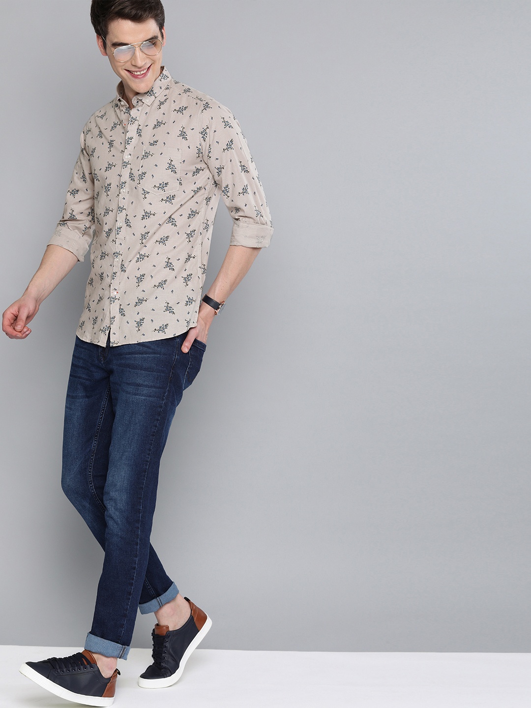 

Mast & Harbour Men Beige Printed Pure Cotton Casual Shirt