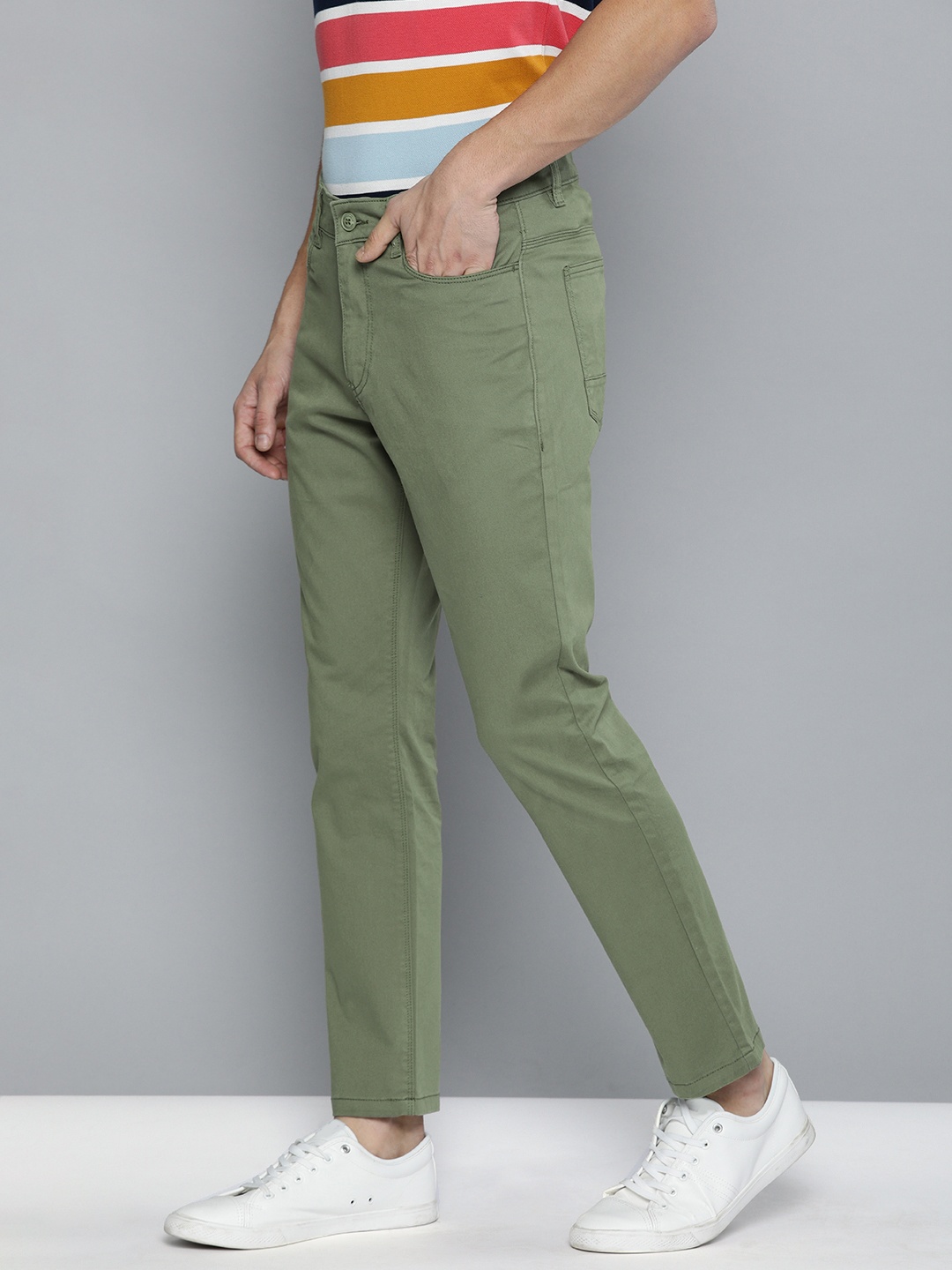 

Mast & Harbour Men Olive Green Regular Fit Solid Chinos