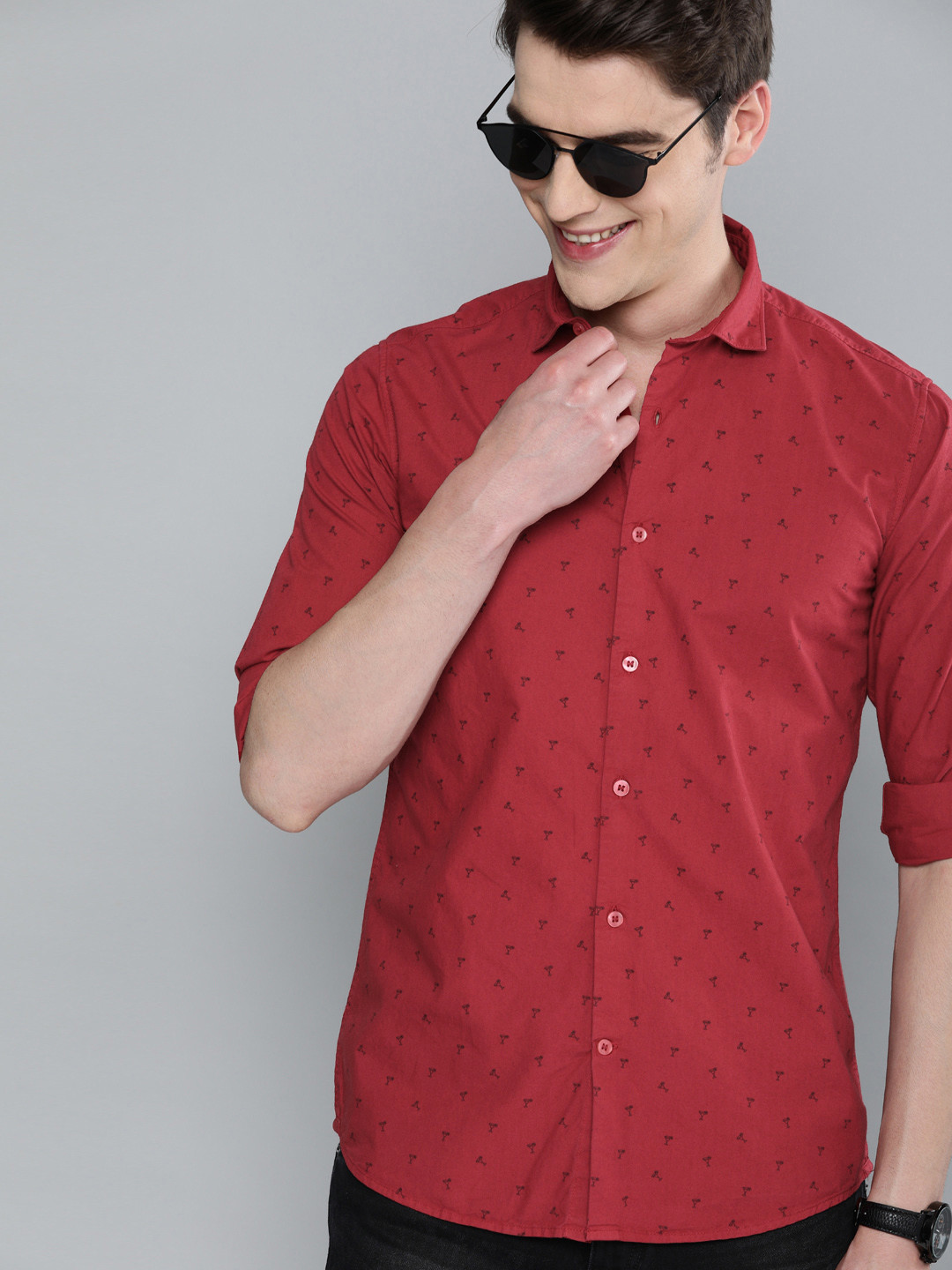 

Mast & Harbour Men Red & Black Regular Fit Printed Casual Shirt
