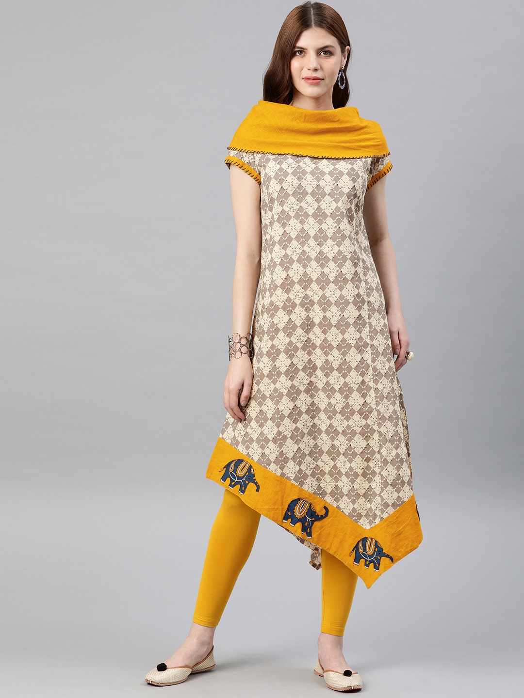 

YASH GALLERY Women Off-White & Mustard Yellow Printed A-Line Kurta