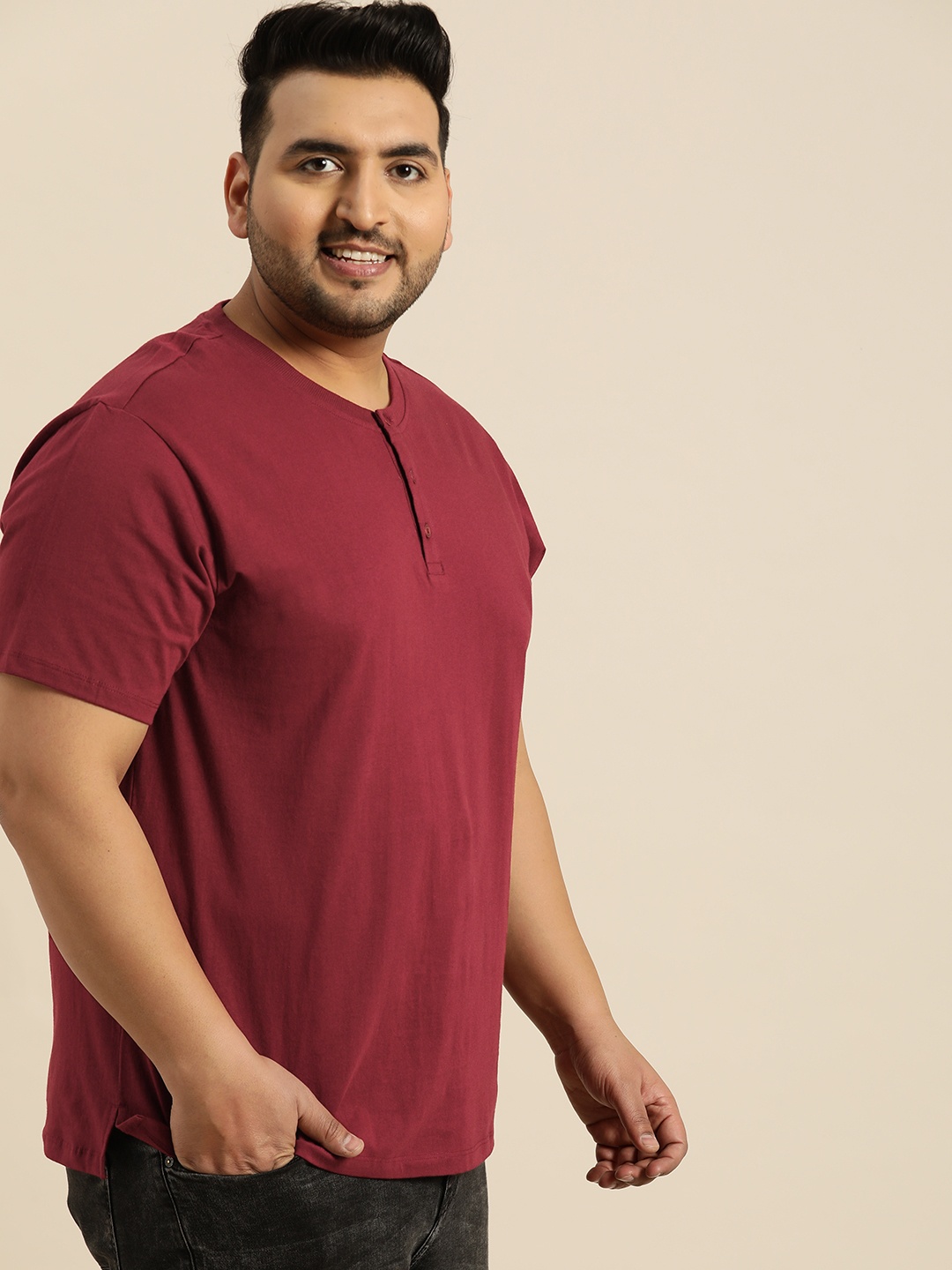 

Sztori Plus Size Men Maroon Solid Henley Neck Pure Cotton T-shirt