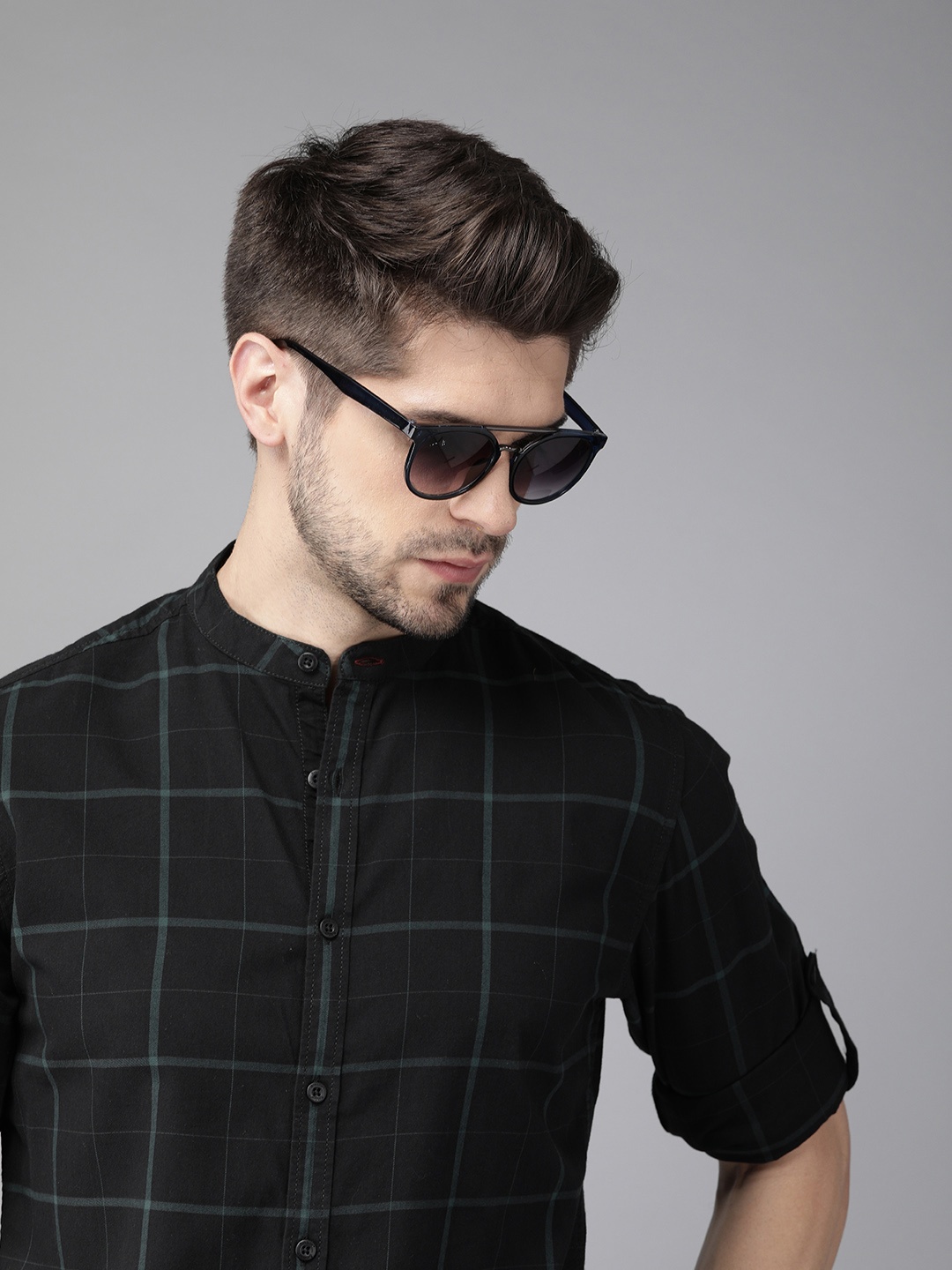 

Roadster Men Black Green Regular Fit Checked Casual Shirt