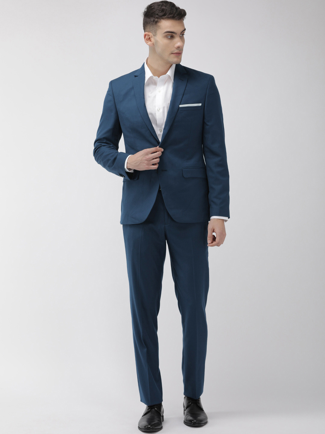 

Park Avenue Blue Solid Super Slim Fit Single-Breasted Suit