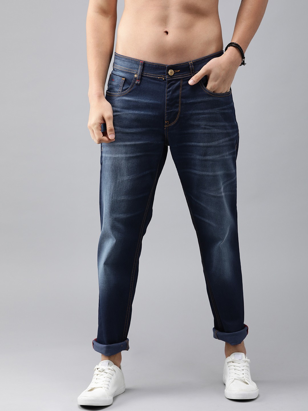 

The Roadster Lifestyle Co Men Blue Slim Fit Mid-Rise Clean Look Stretchable Jeans