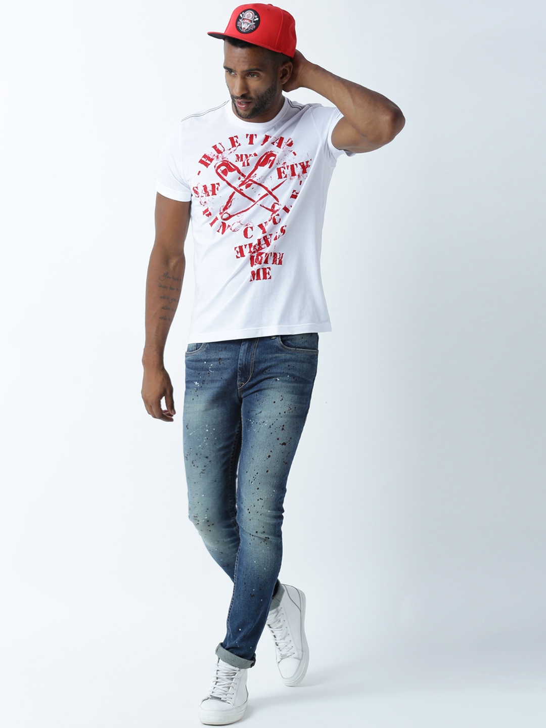 

Huetrap Men White Printed Round Neck T-shirt