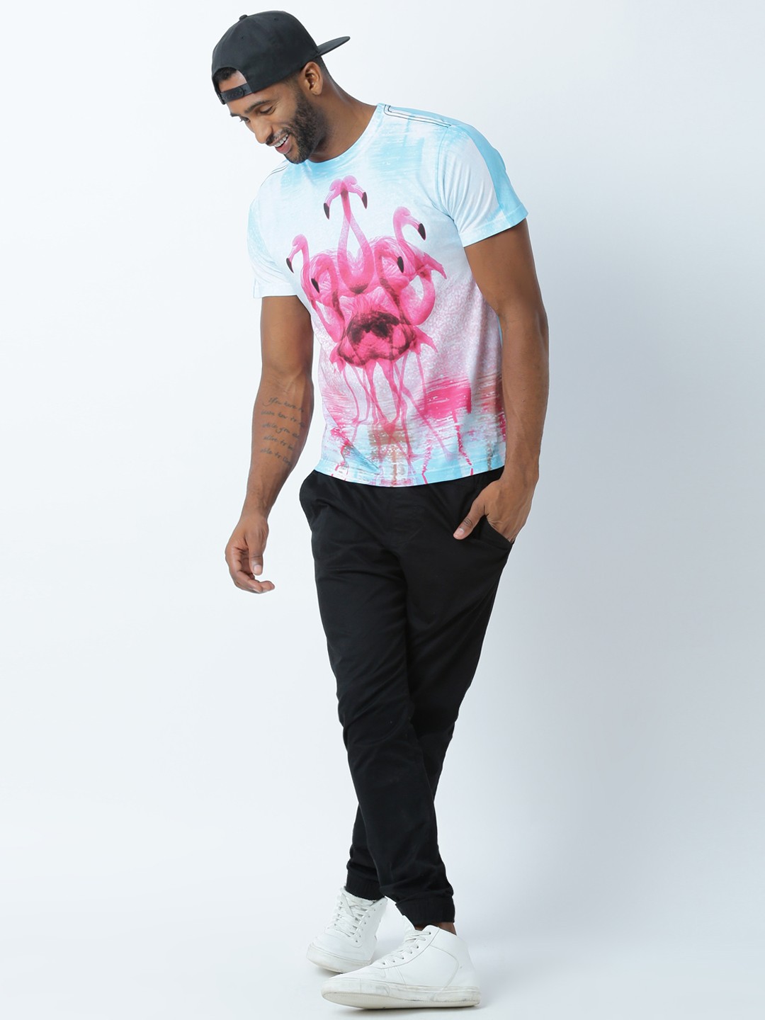 

Huetrap Men White & Blue Printed Round Neck T-shirt