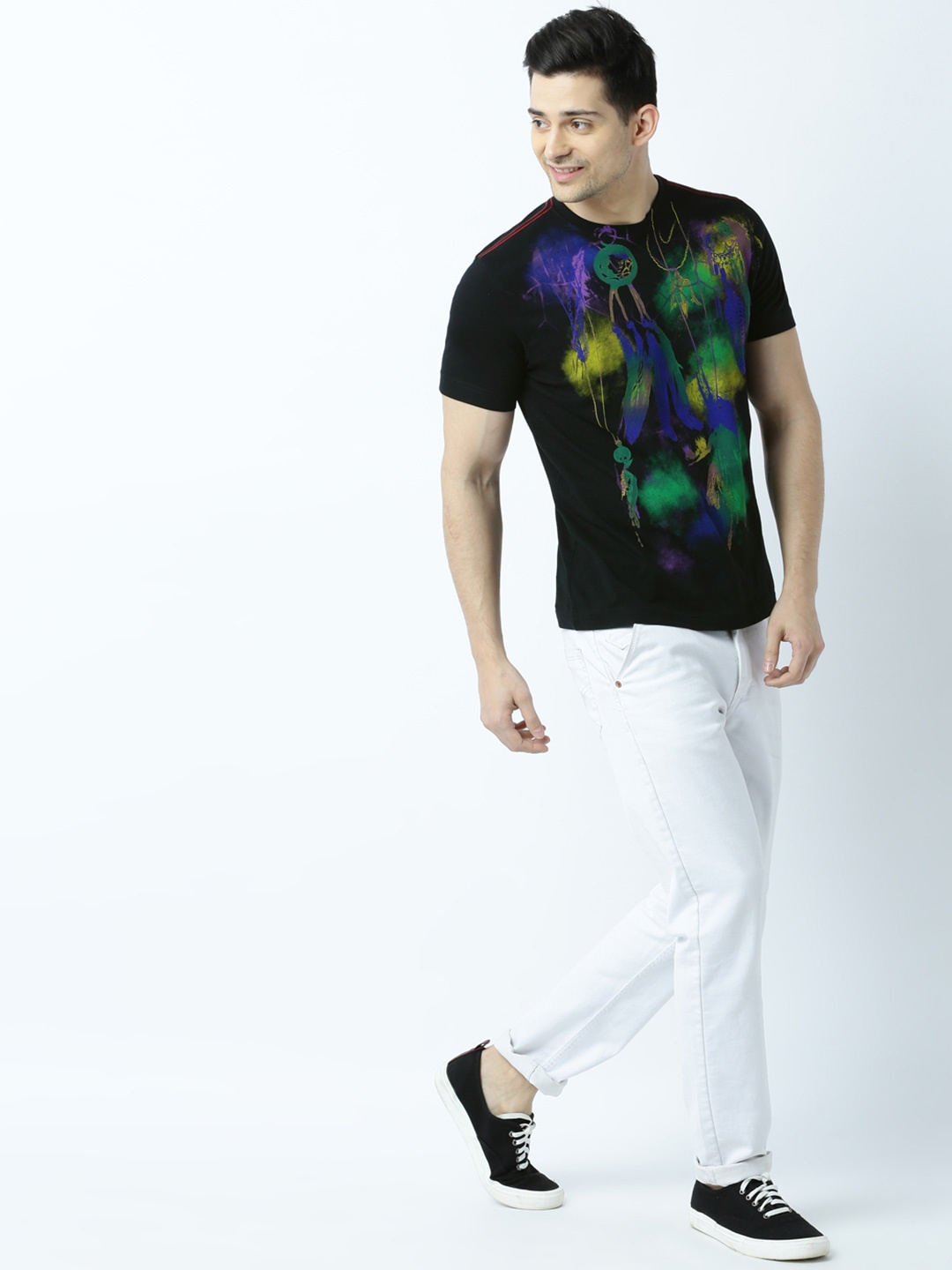 

Huetrap Men Black Printed Round Neck T-shirt