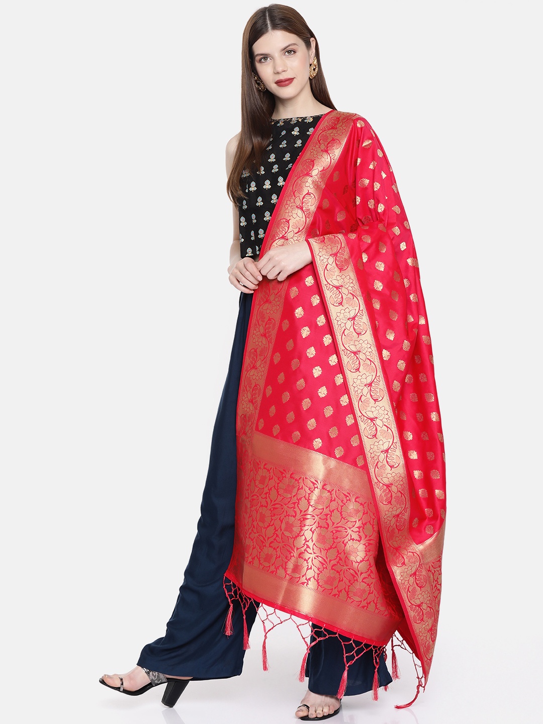 

Sugathari Pink & Golden Woven Design Dupatta