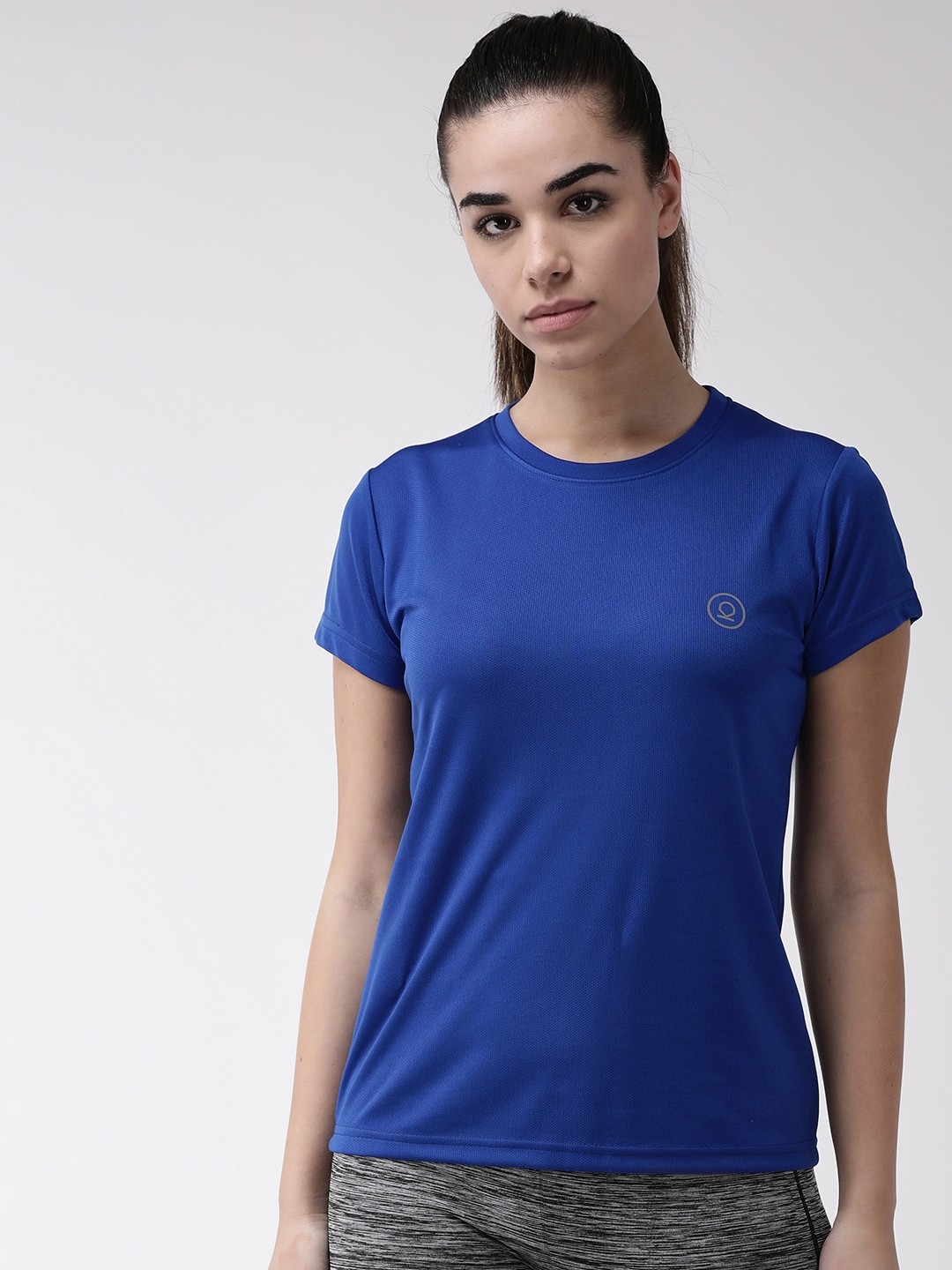 

CHKOKKO Women Blue Solid Round Neck T-shirt