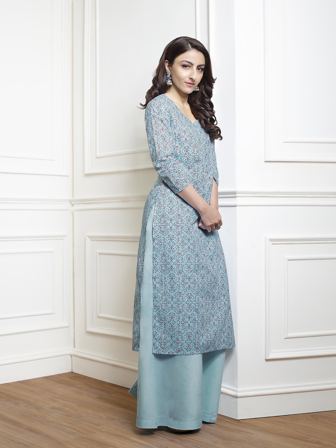 

House of Pataudi Women Blue & Red Printed Kurta with Palazzos
