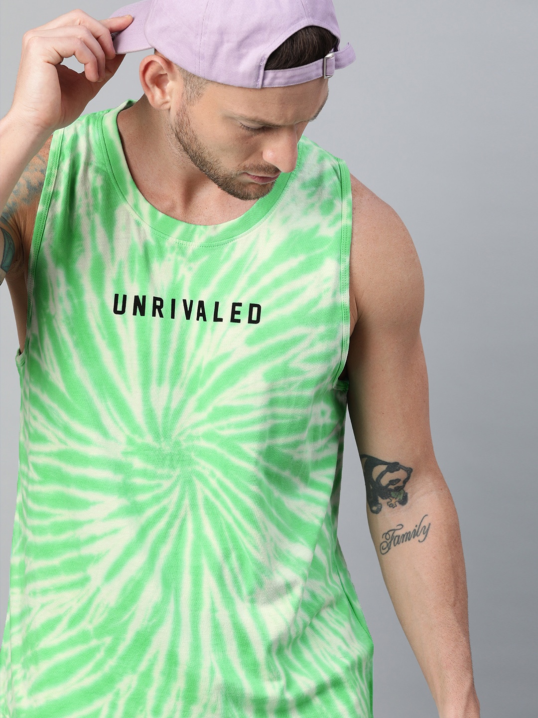 

Kook N Keech Men White Green Dyed Round Neck Pure Cotton T-shirt With Printed Detailing