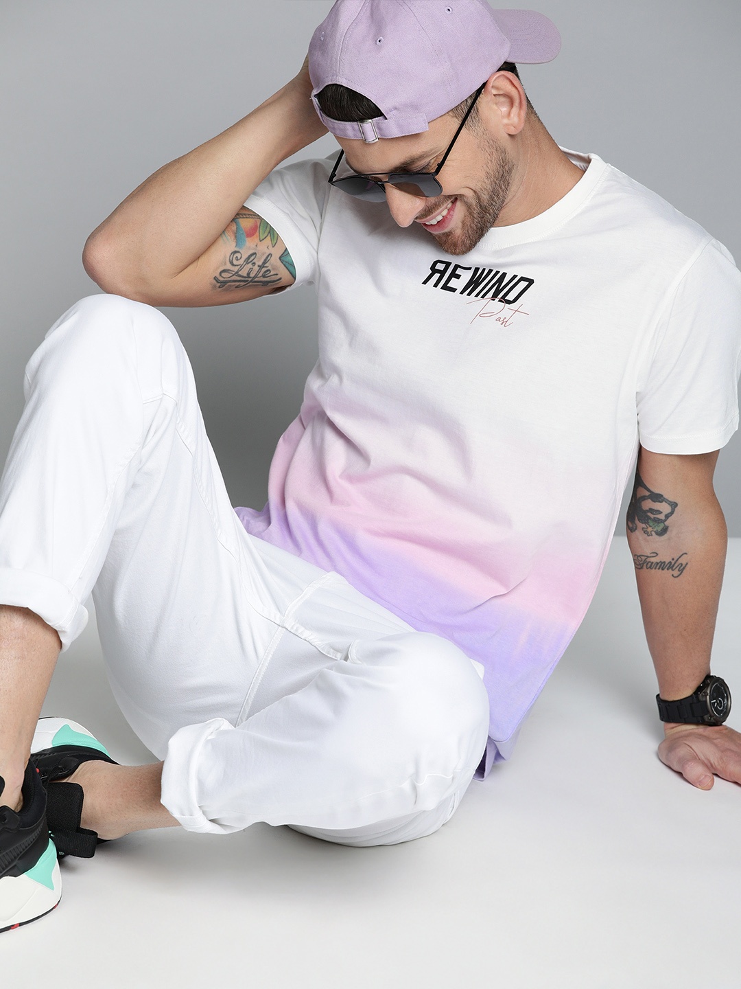 

Kook N Keech Men White Pink Dyed Round Neck Pure Cotton T-shirt with Printed Detail