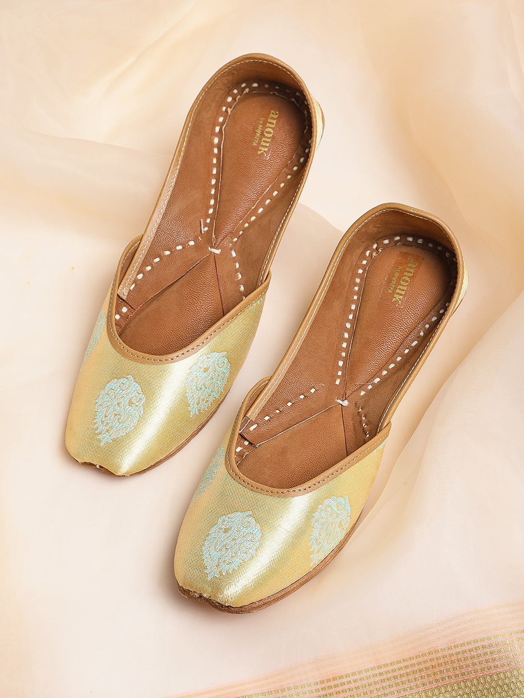 

Anouk Women Gold-Toned & Mint Green Woven Design Mojaris
