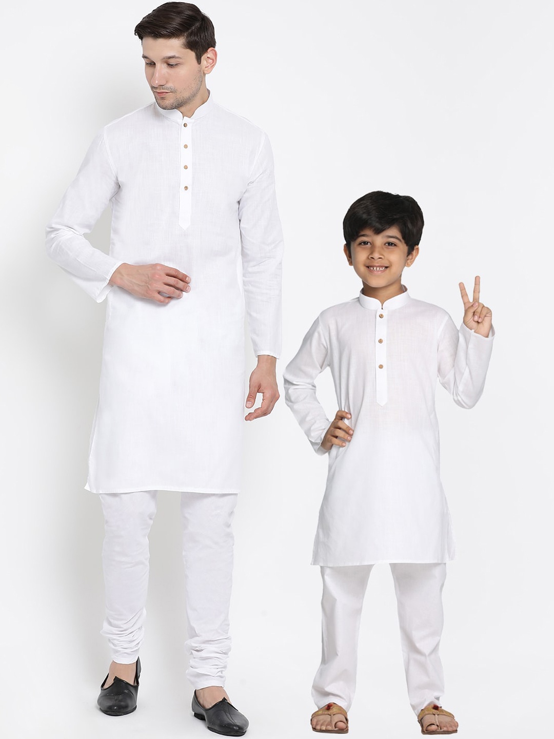 

VASTRAMAY Men White Solid Kurta with Churidar
