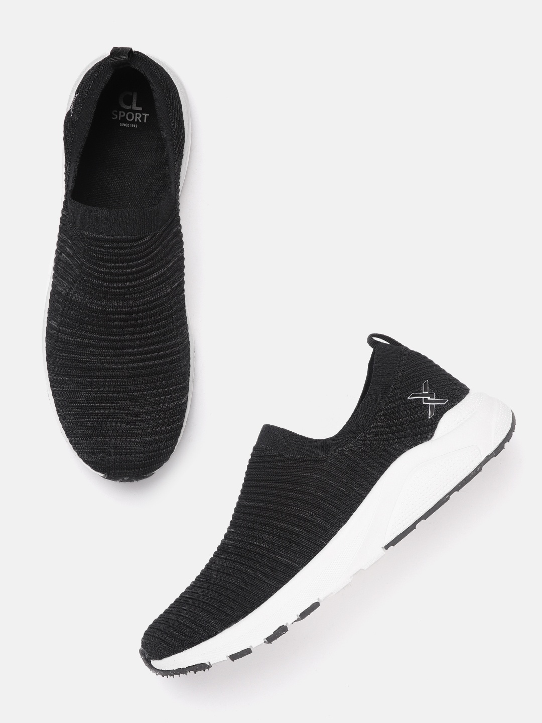 

Carlton London sports Men Black Self-Striped Running Shoes
