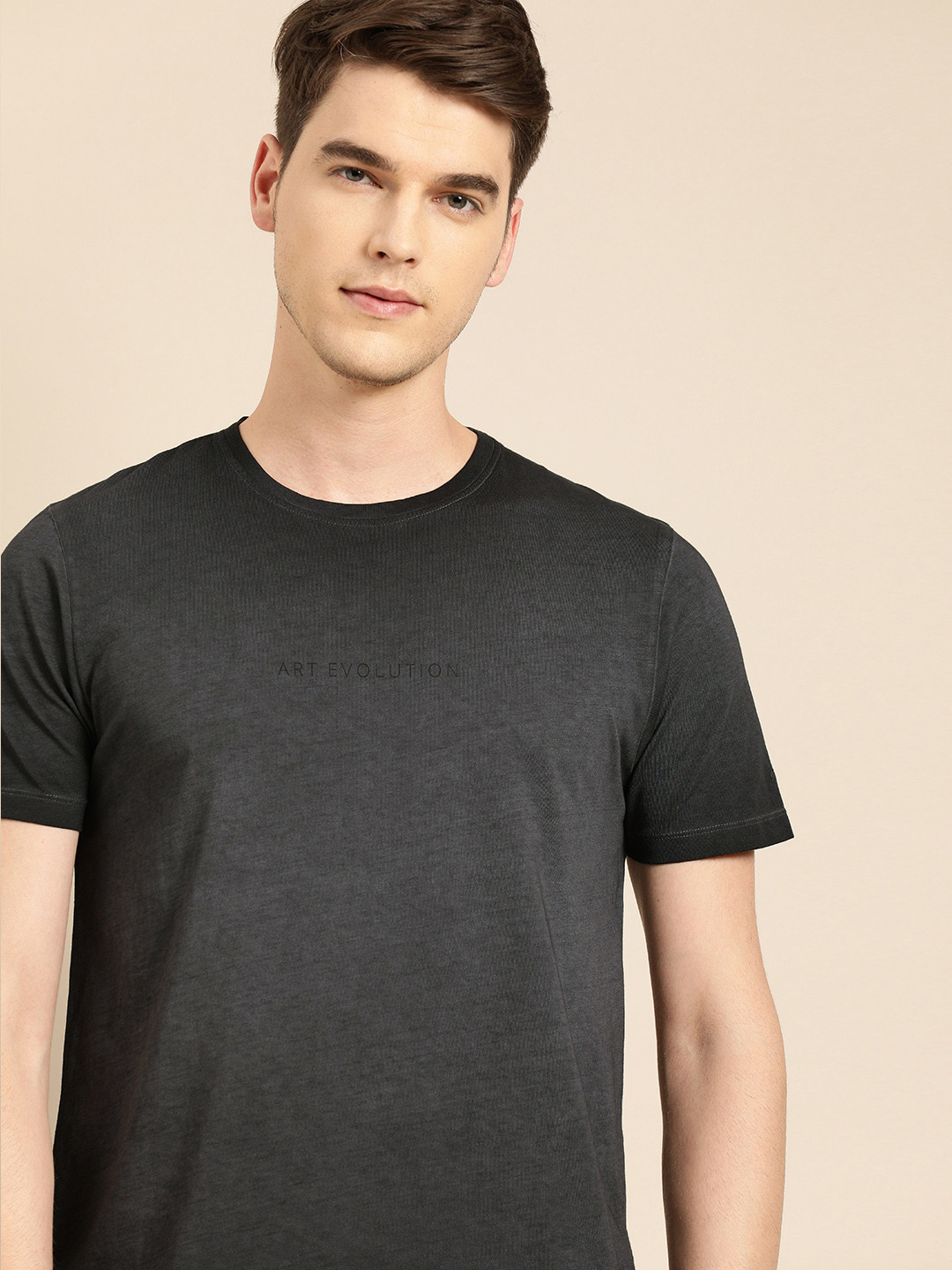 

ether Men Charcoal Grey Solid Round Neck Pure Cotton T-shirt With Faded Effect