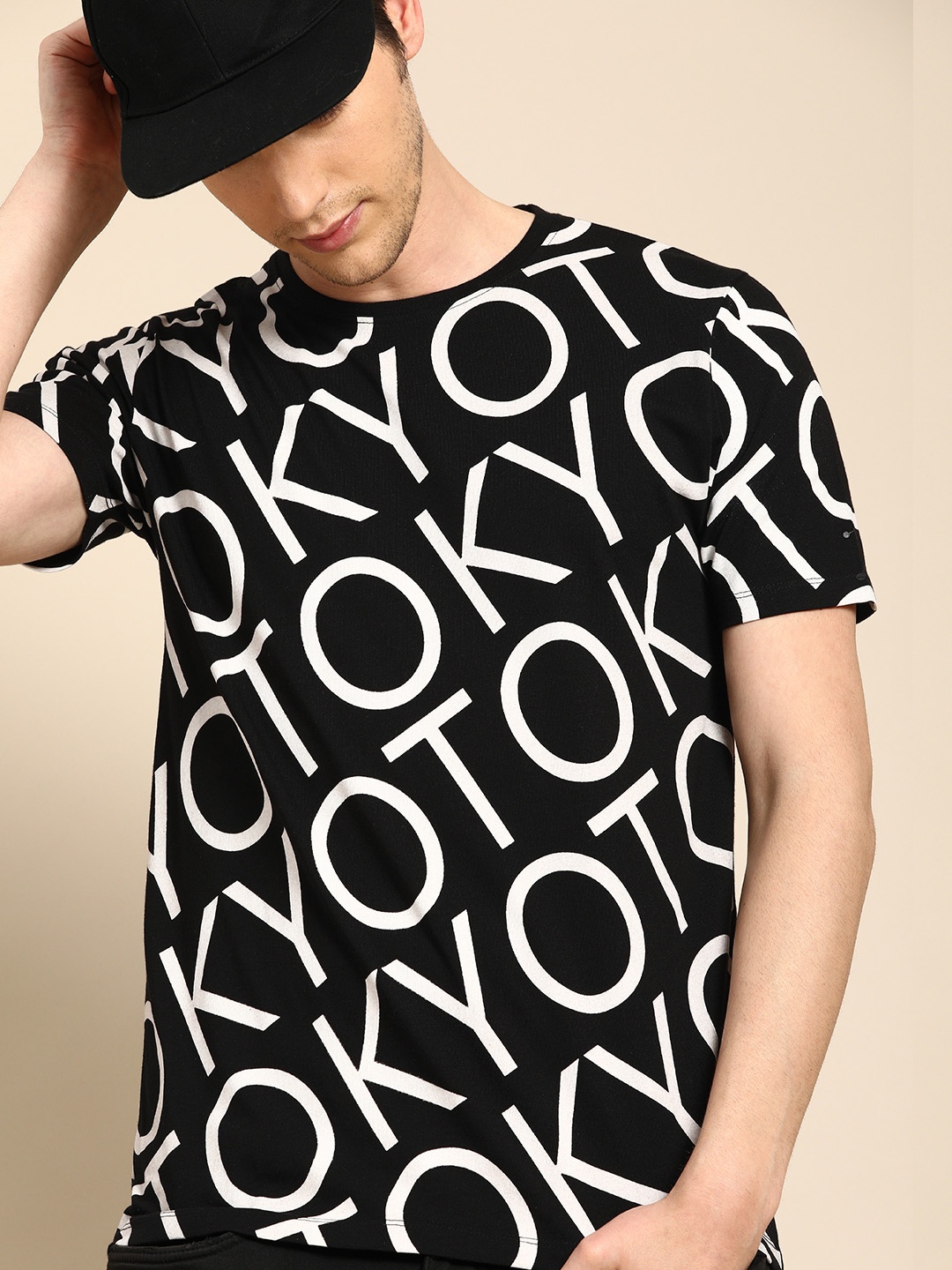 

ether Men Black White Printed Round Neck Pure Cotton T-shirt