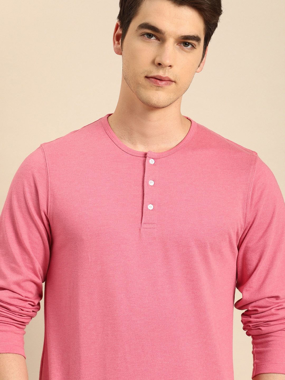 

ether Men Pink Solid Henley Neck T-shirt