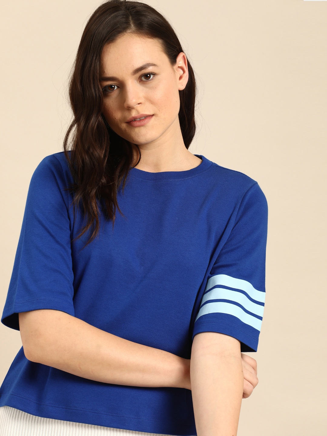 

ether Women Blue Solid Round Neck Pure Cotton T-shirt with Printed Detail