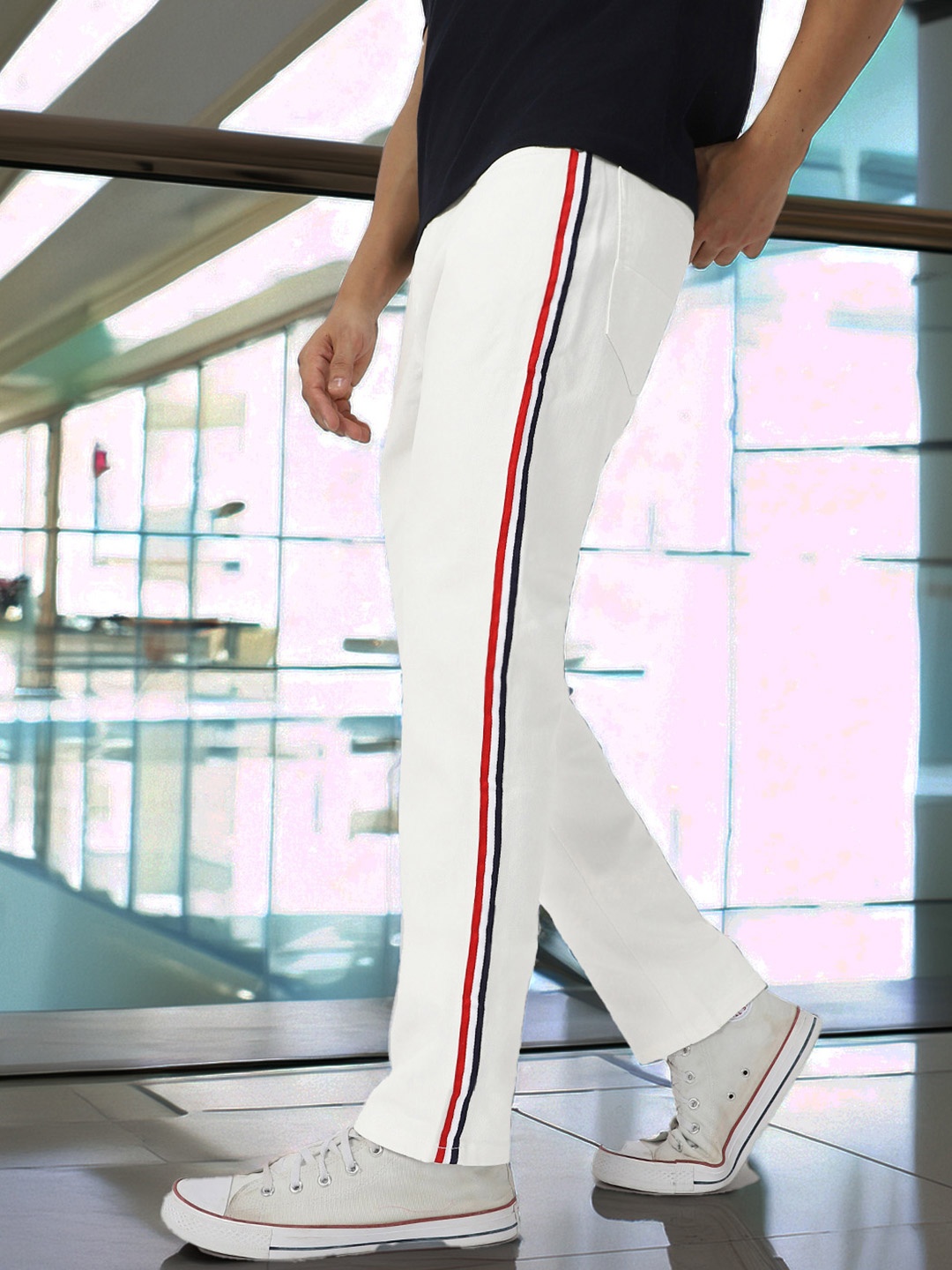 

Urbano Fashion Men White Slim Fit Mid-Rise Clean Look Stretchable Jeans