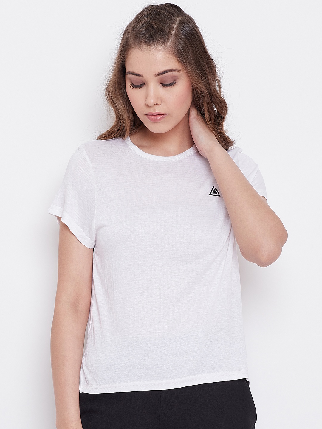 

Aesthetic Bodies Women White Solid Round Neck T-shirt