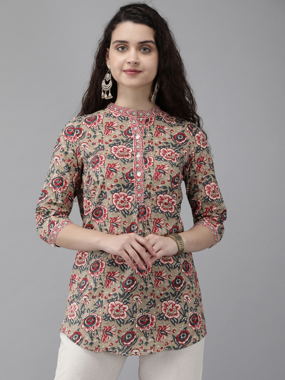 

Rain & Rainbow Women Grey & Red Printed Pure Cotton Straight Kurti