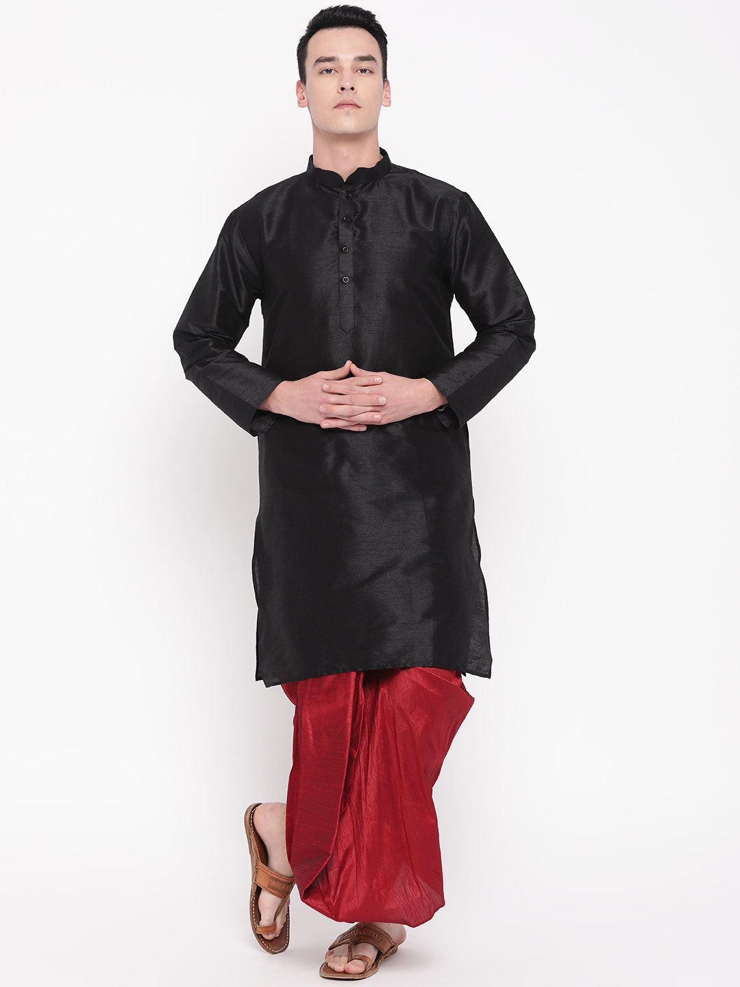 

MAG Men Black & Maroon Solid Kurta with Dhoti Pants