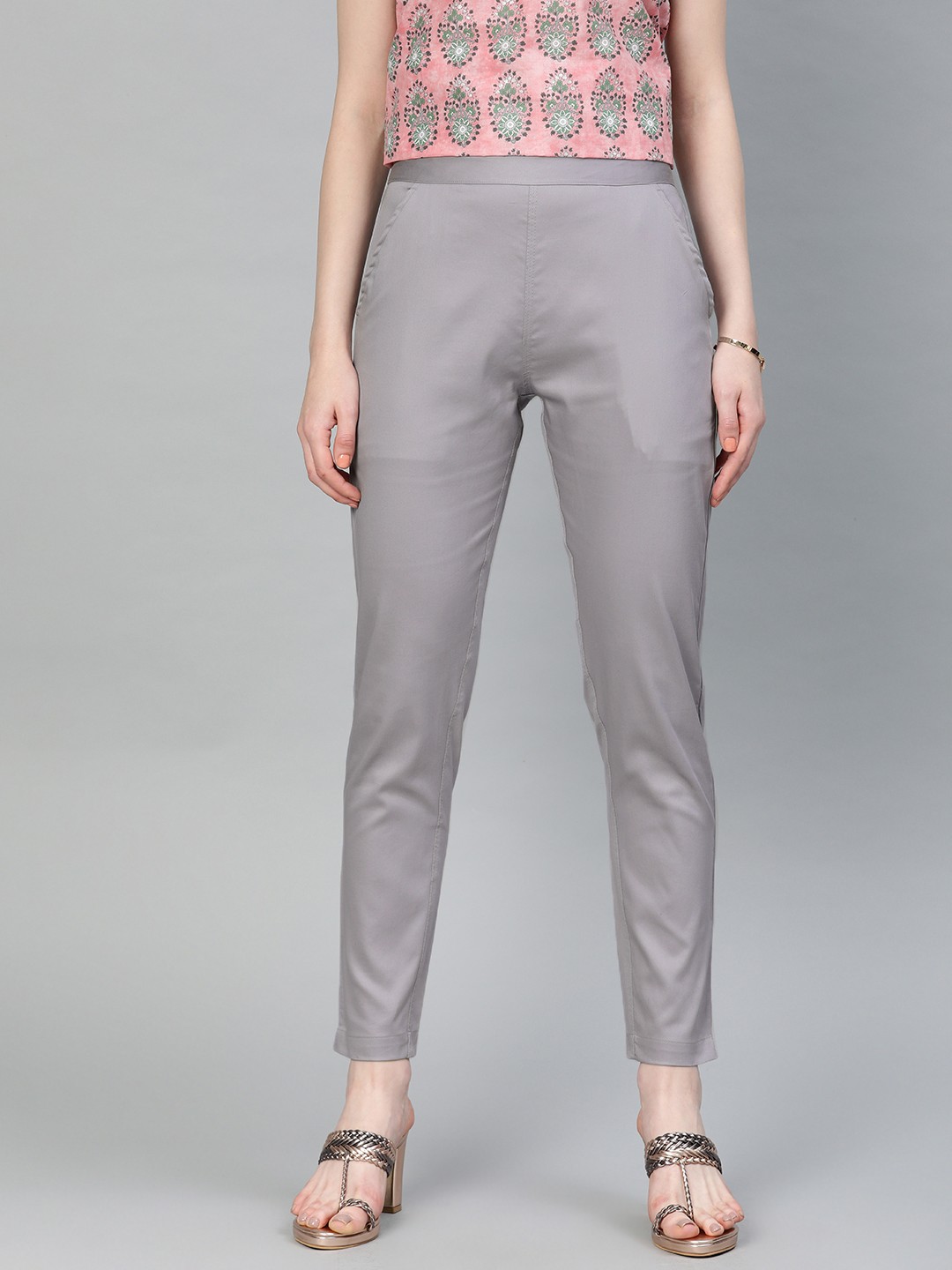 

Jaipur Kurti Women Grey Regular Fit Solid Cropped Trousers