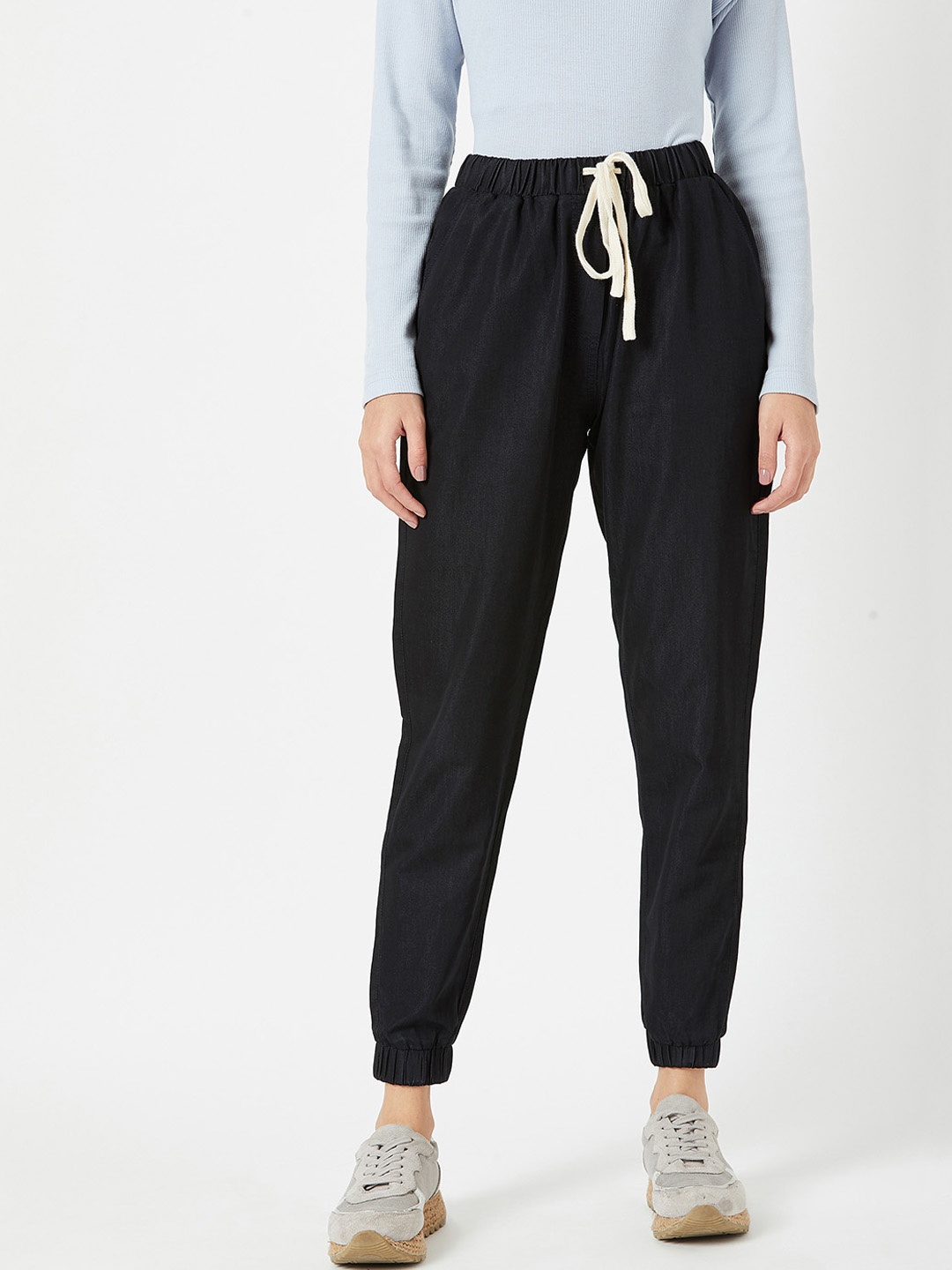 

Miss Chase Women Lightweight Black Regular Fit Denim Cropped Joggers