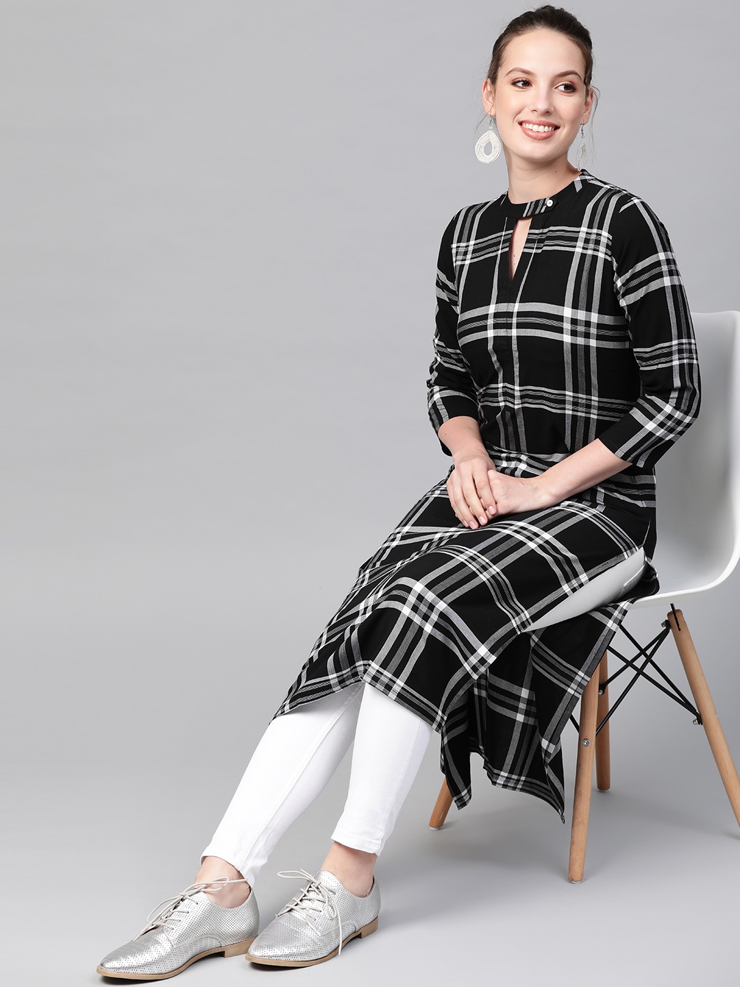 

AHIKA Women Black & White Checked Straight Kurta