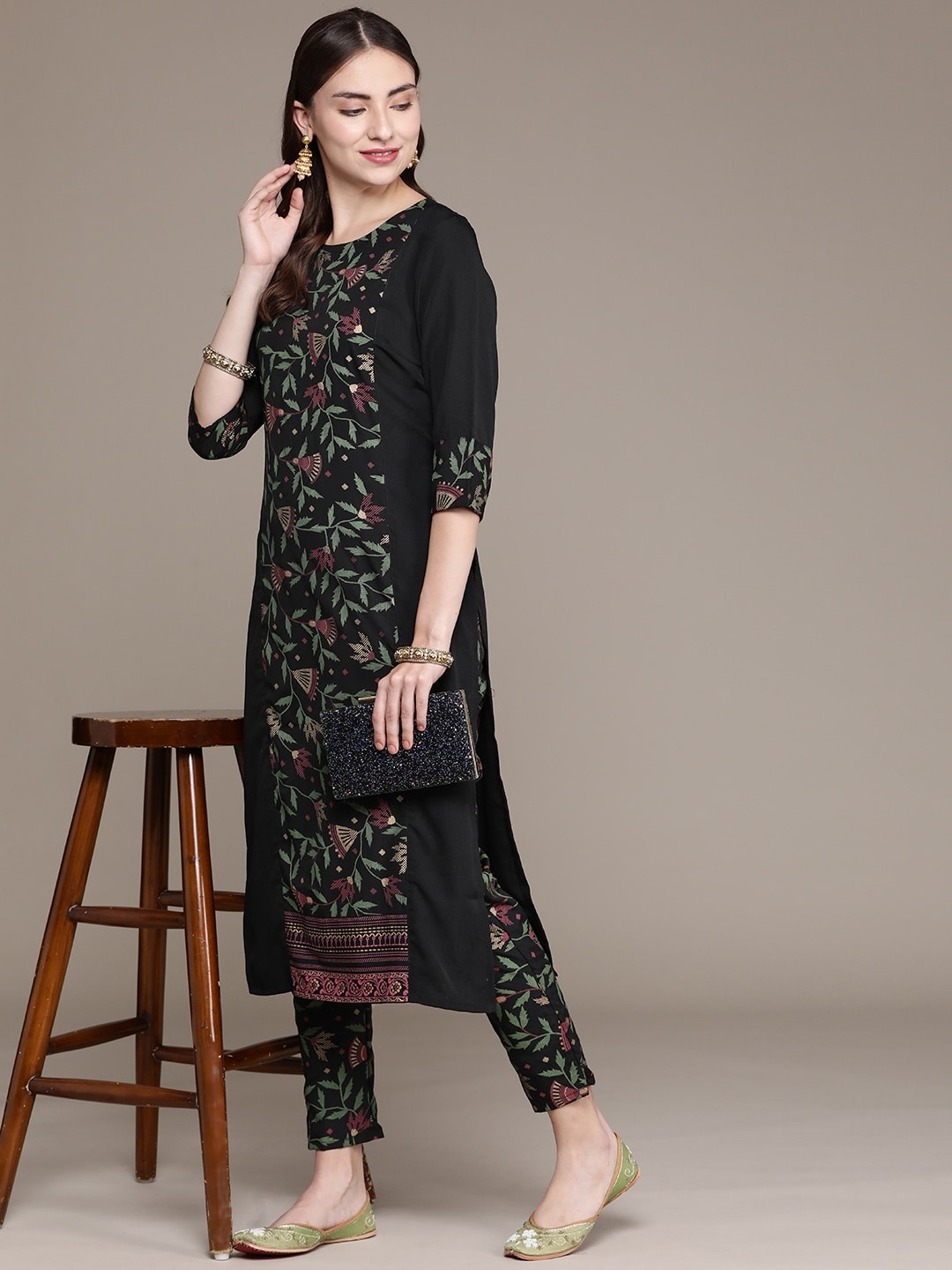 

ZIYAA Floral Leafy Foil Print Kurta Set, Black