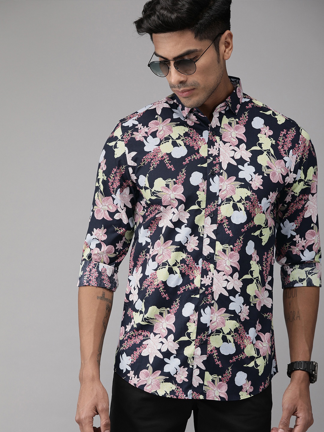 

Jack & Jones Men Navy Blue & Pink Slim Fit Printed Casual Shirt