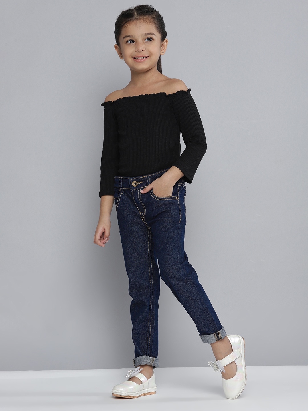 

YK Girls Blue Straight Fit Mid-Rise Clean Look Stretchable Jeans