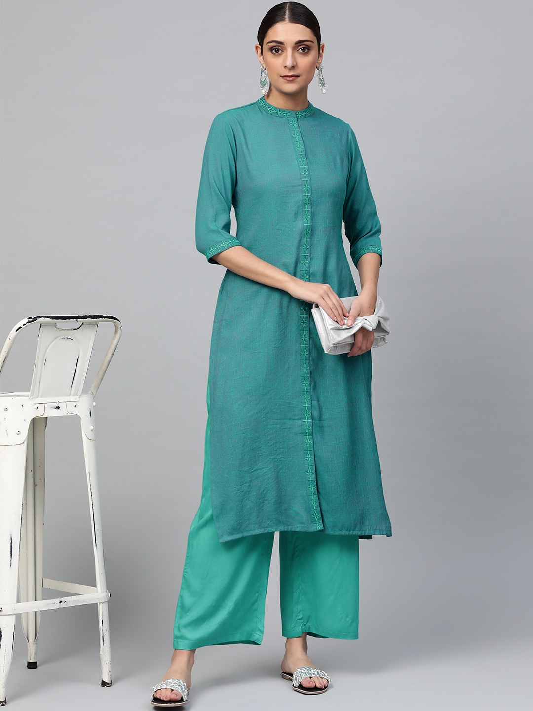 

Libas Women Blue & Green Solid Straight Kurta with Palazzos