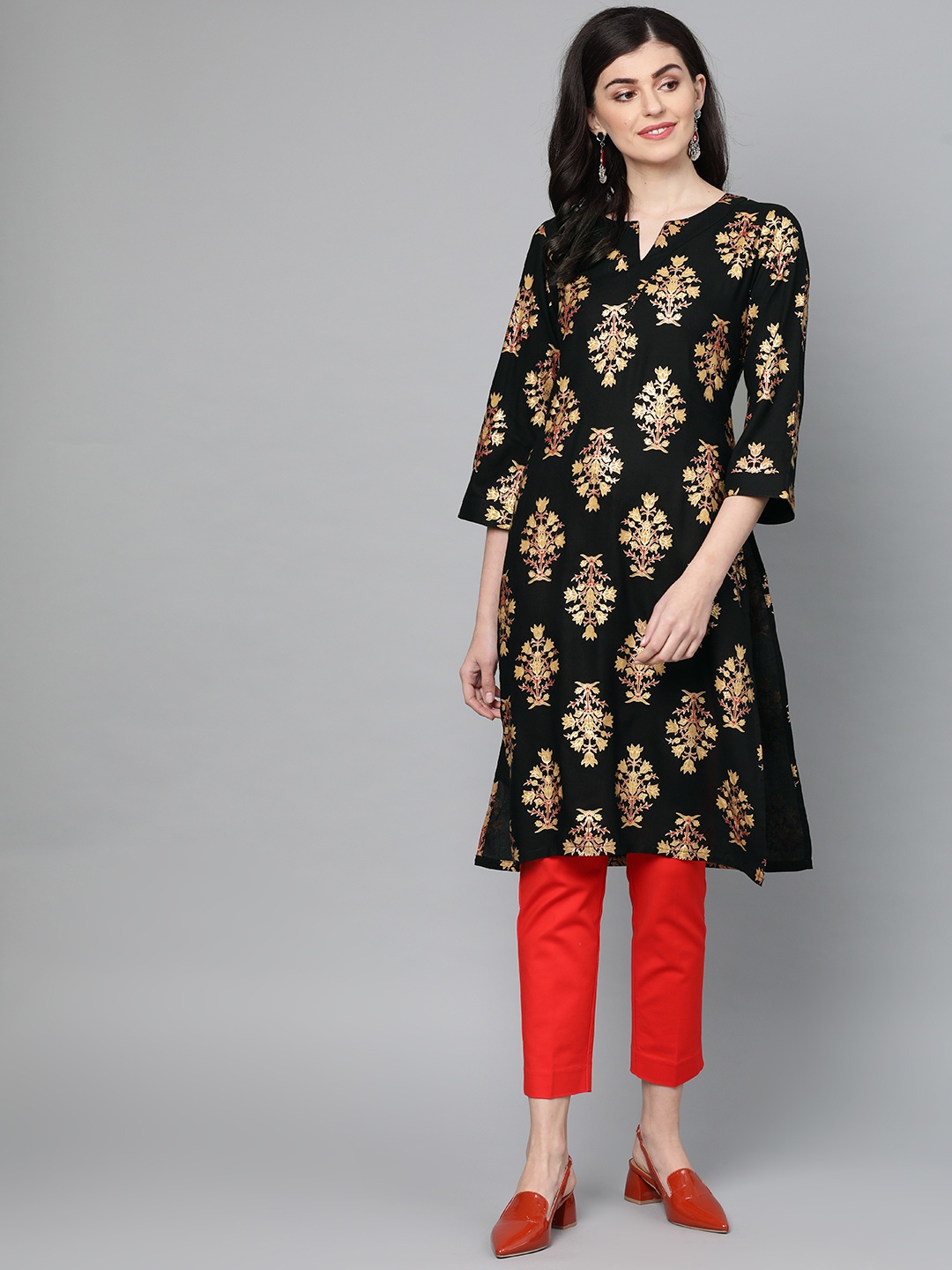 

Popnetic Women Black & Beige Foil Print Straight Kurta