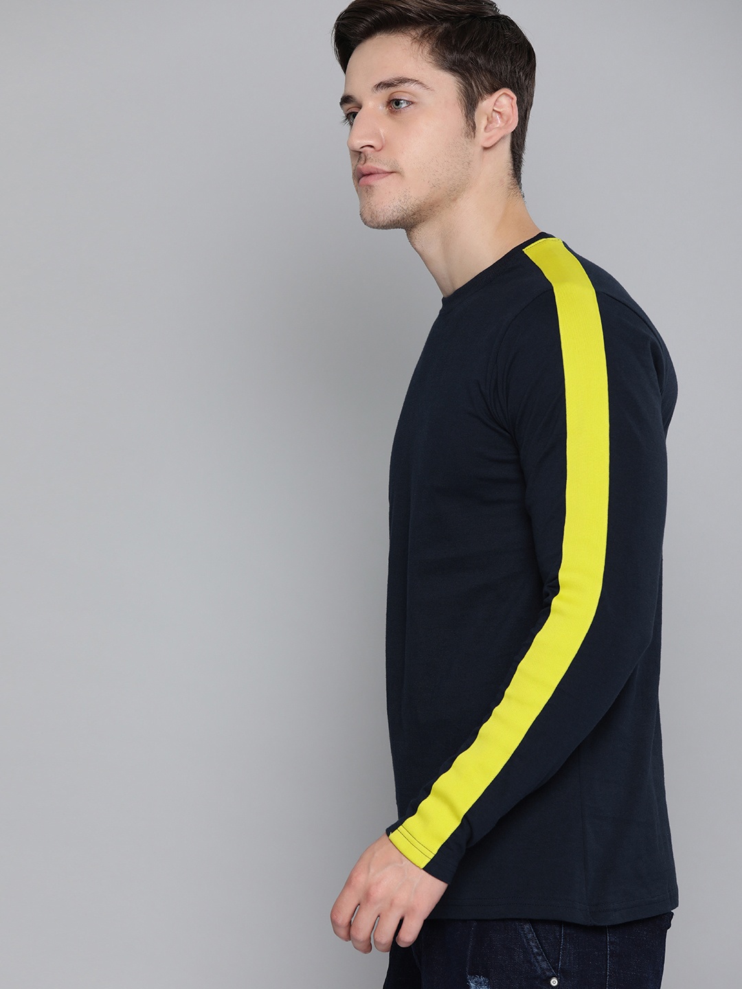 

DILLINGER Men Navy Blue Solid Round Neck T-shirt With Side Stripes