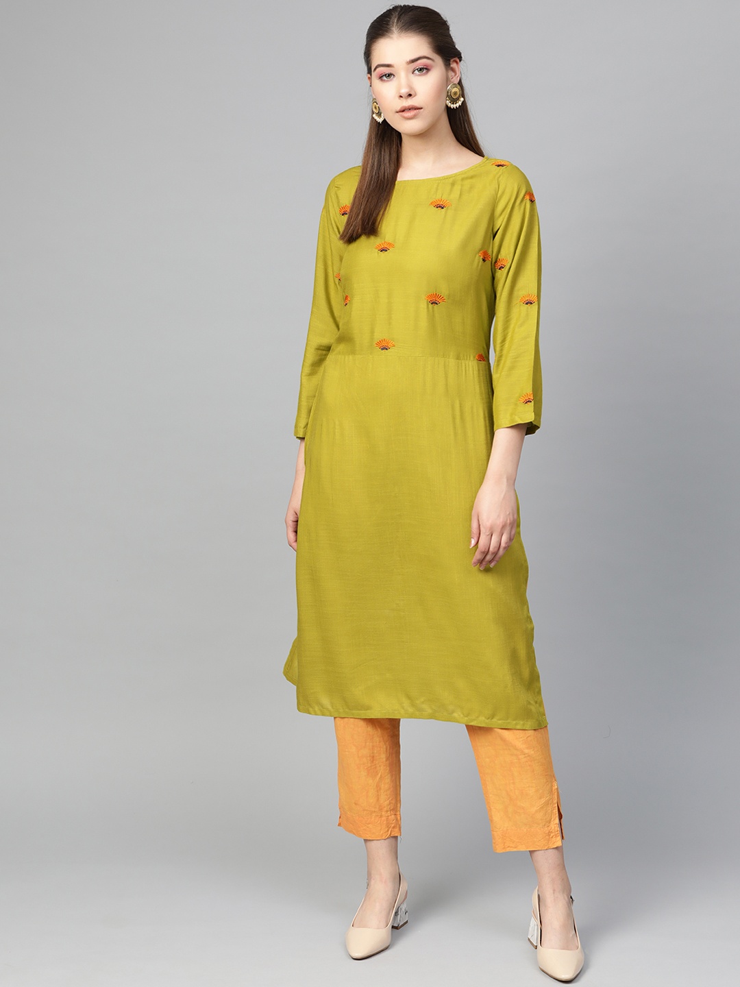 

Jompers Women Green Yoke Design Straight Kurta