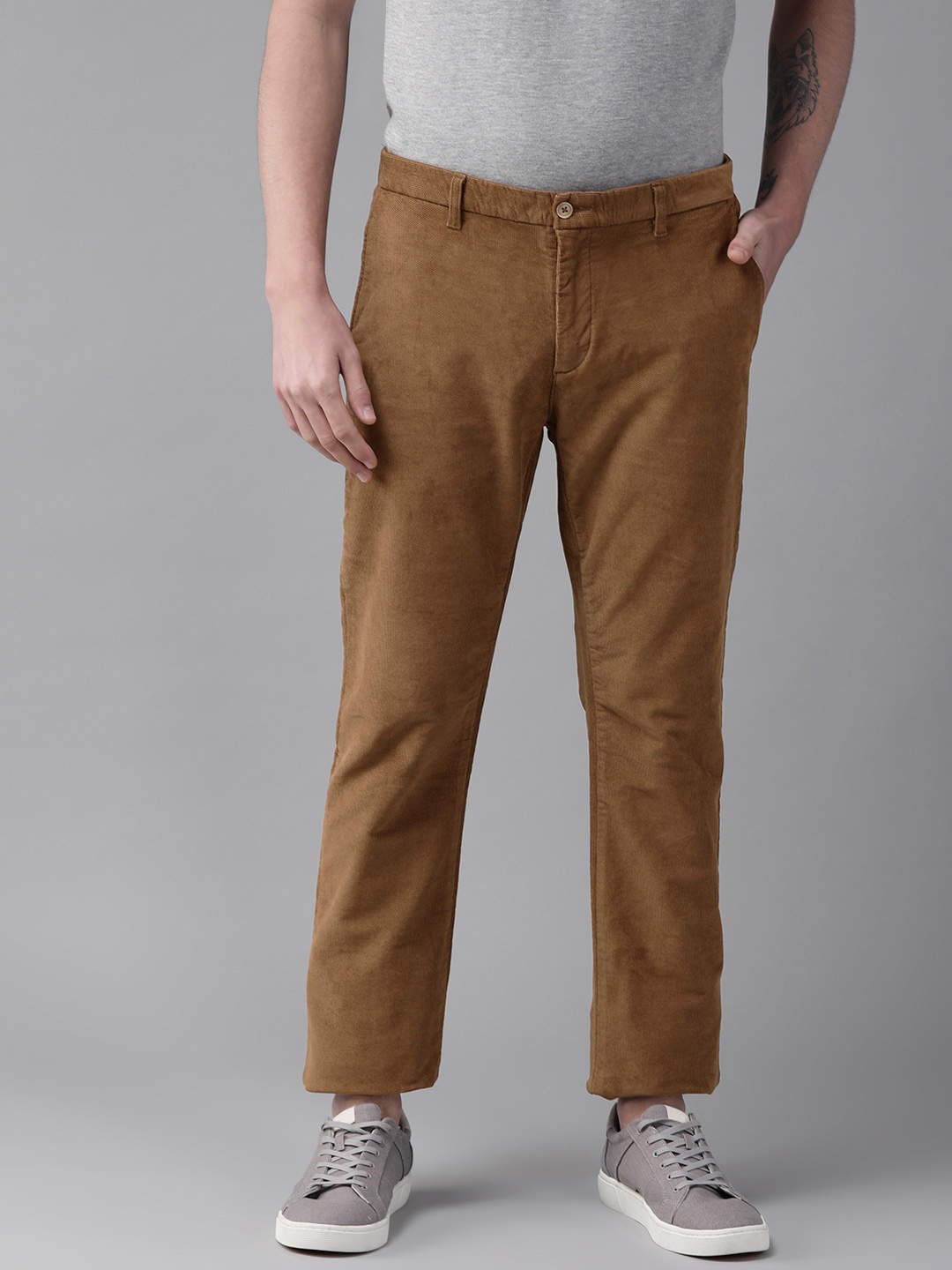 

Blackberrys Men Brown B-95 Slim Fit Self Design Corduroy Trousers