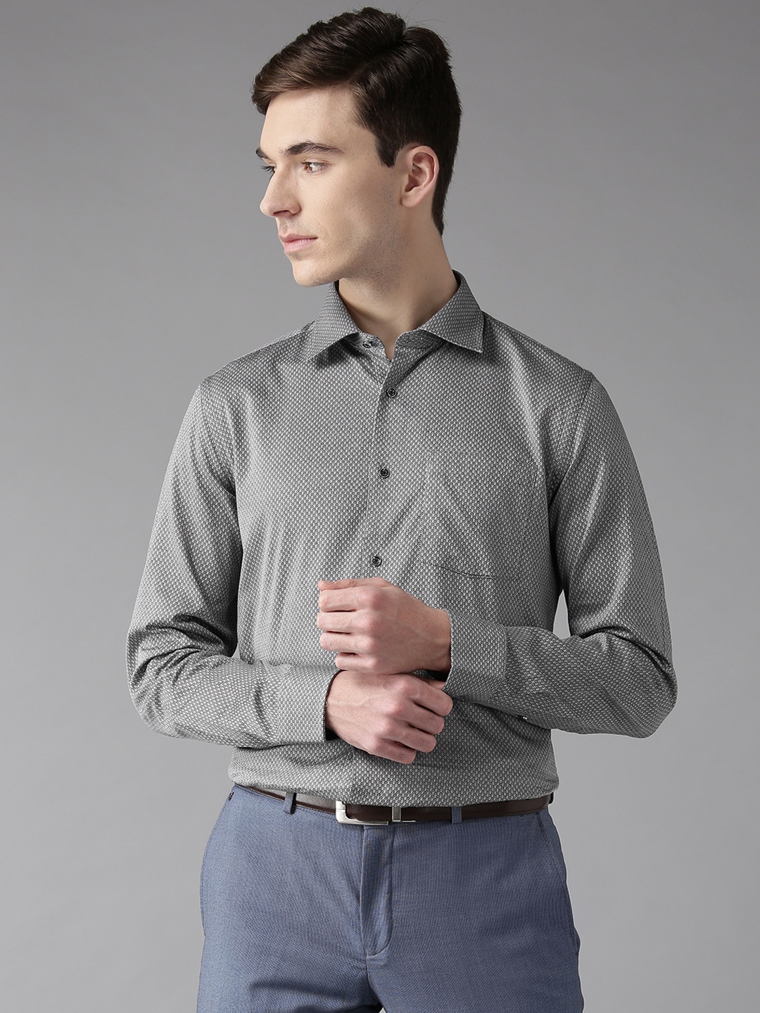 

Blackberrys Men Grey & Black Slim Fit Self Design Formal Shirt