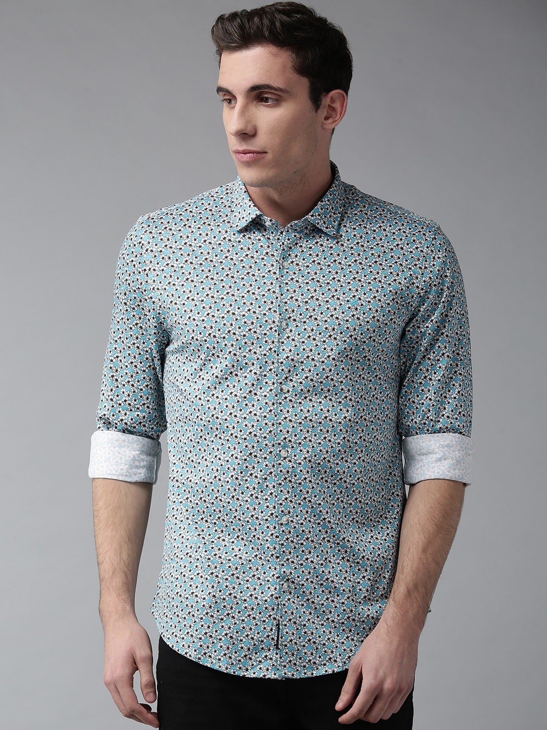 

Blackberrys Men Blue & Off-White Trim Slim Fit Knitted Printed Casual Shirt