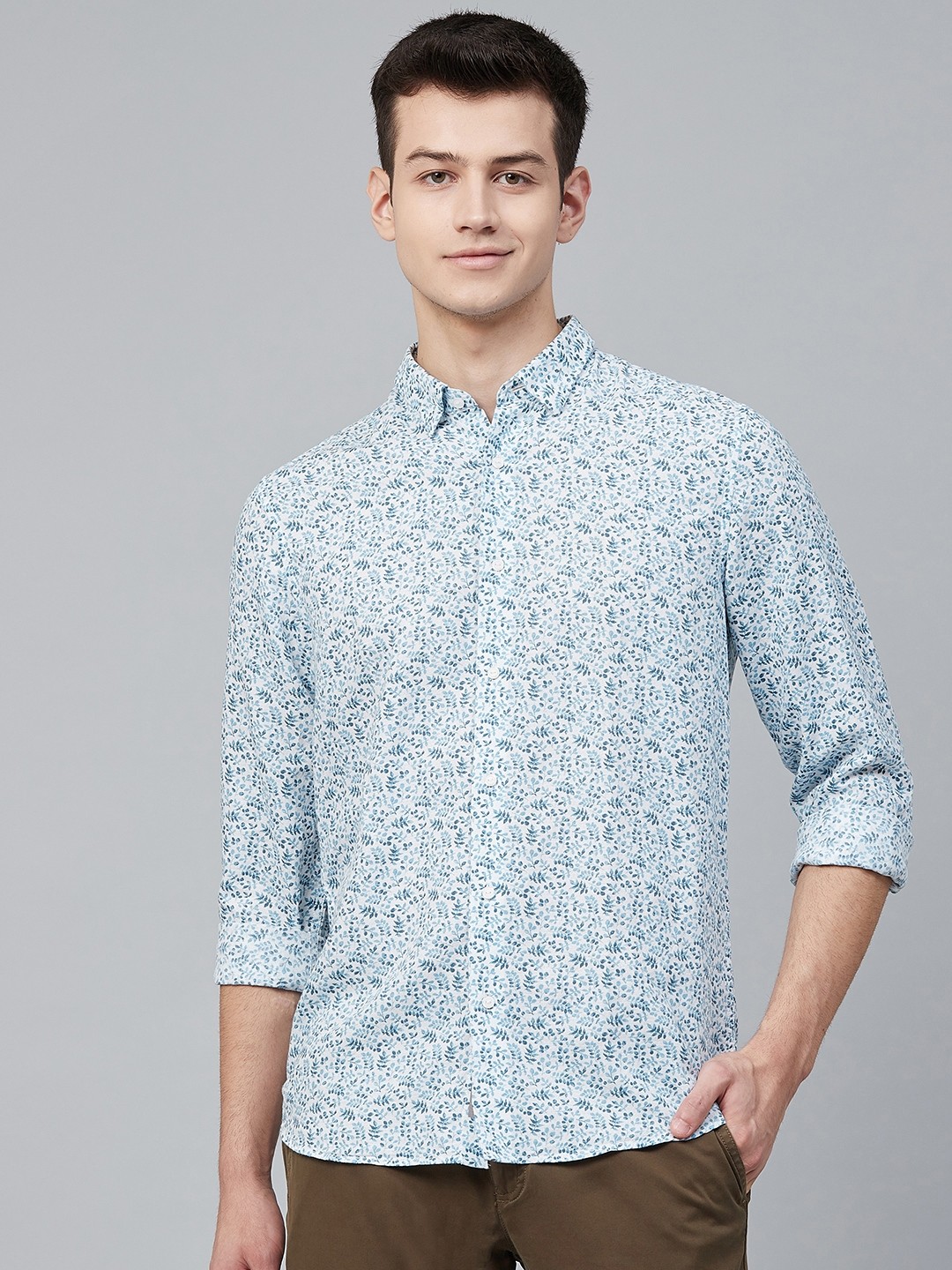 

Blackberrys Men White & Blue Trim Fit Printed Casual Shirt