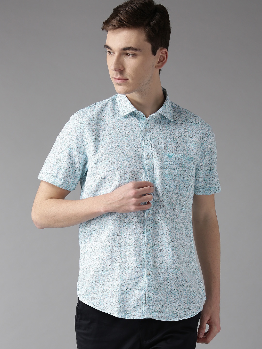 

Blackberrys Men White & Blue Slim Fit Printed Casual Shirt
